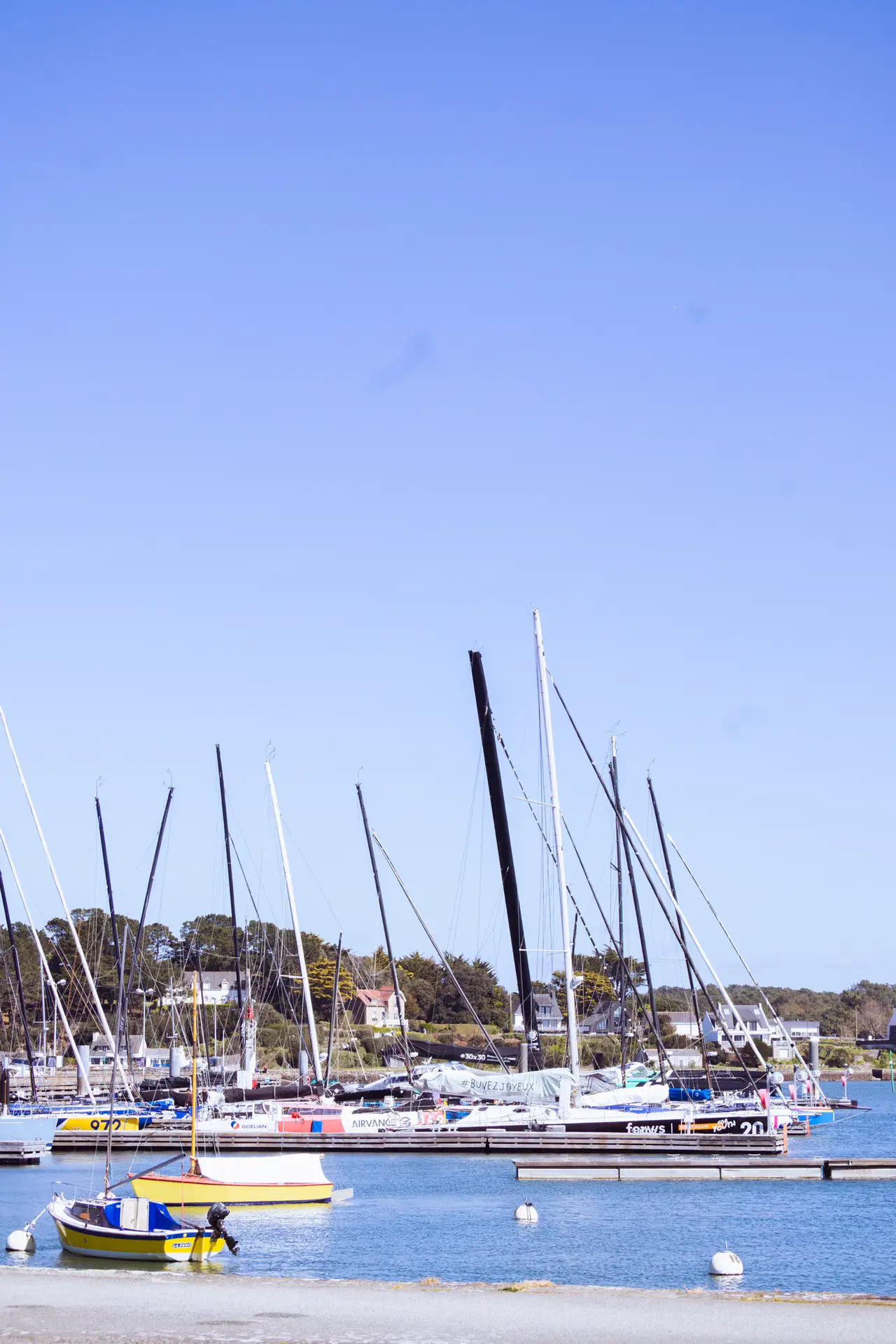 Vue sur les bateaux du port de la Trinite-surmer