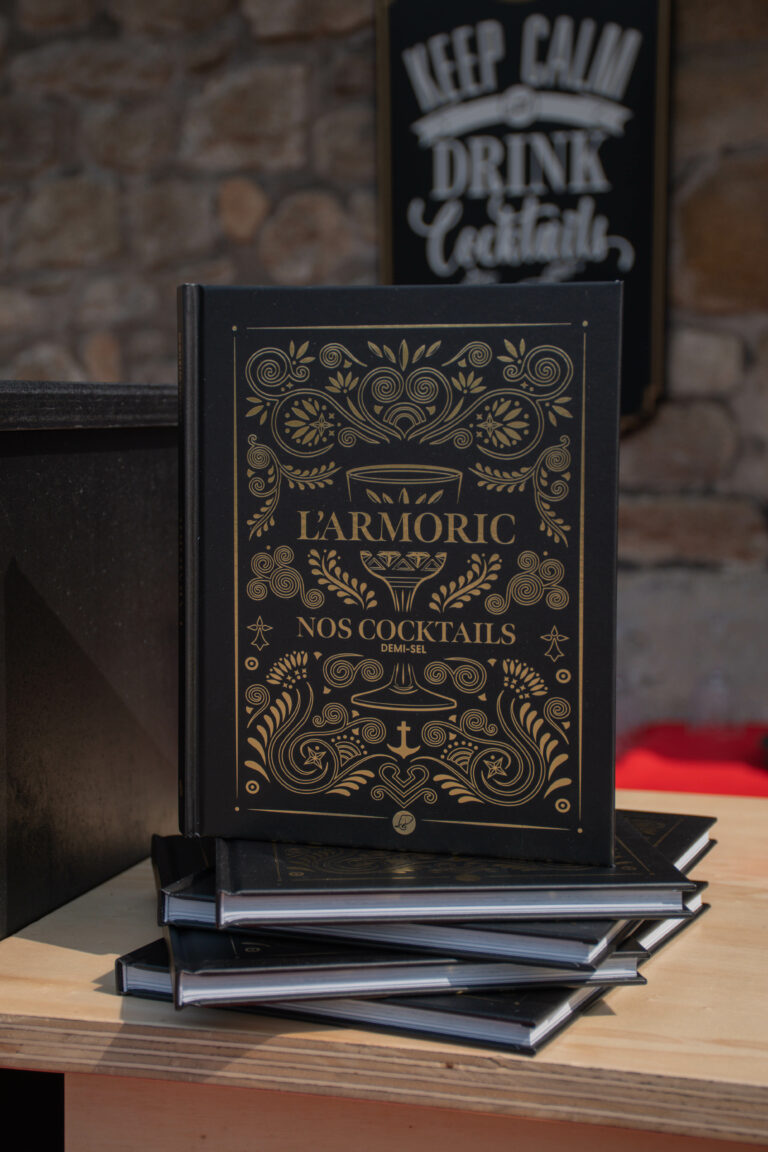 LE LIVRE DES COCKTAILS